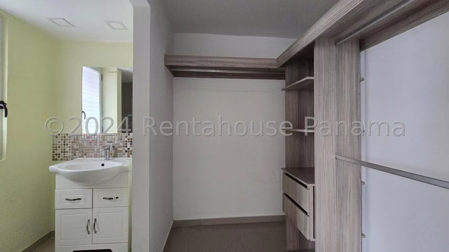Apartamento en Venta en Carrasquilla  JG