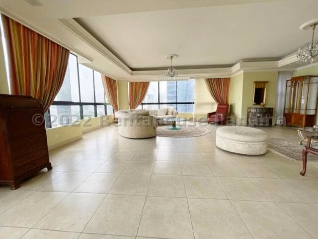 Se Vende Apartamento en Avenida Balboa VLU26-6630