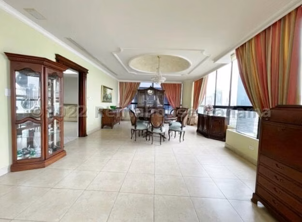 Se Vende Apartamento en Avenida Balboa VLU26-6630