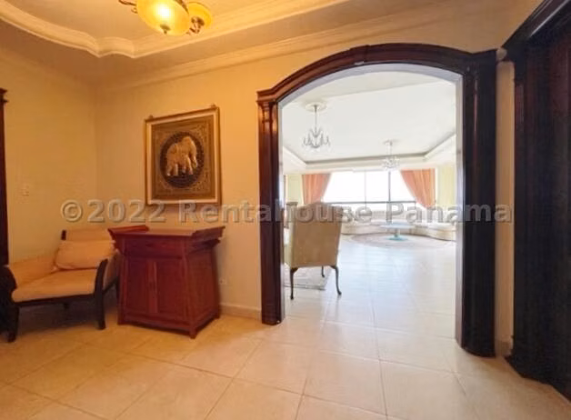 Se Vende Apartamento en Avenida Balboa VLU26-6630