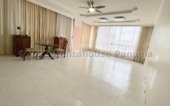 Se Vende Apartamento en Avenida Balboa VLU26-6630