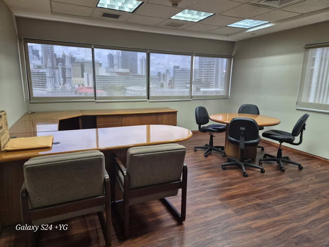 ALQUILER O VENTA DE OFICINA EN BELLA VISTA - Imagen 3