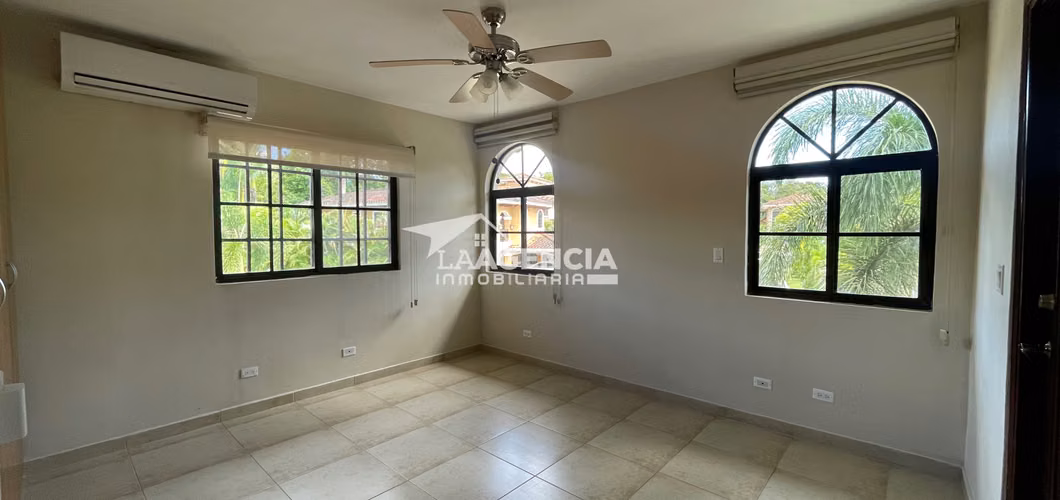 Clayton, Venta de Casa Unifamiliar de esquina,  Clayton Village
