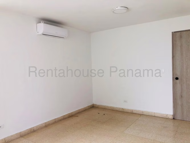 Vendo Apartamento Espacioso en PH La Reina, Obarrio 25-8510GG