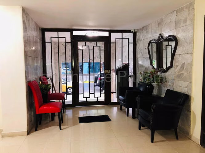 Vendo Apartamento Espacioso en PH La Reina, Obarrio 25-8510GG