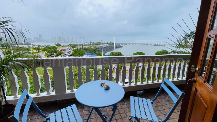 Vendo Apartamento Espacioso en PH Casa Malecon, Casco Antiguo 26-6232GG