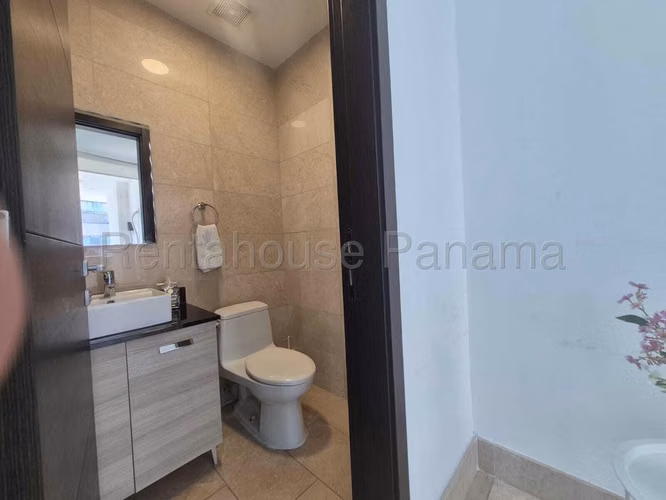 Apartamento en Venta Frente al Mar en Punta Pacifica 26*6633Mfk