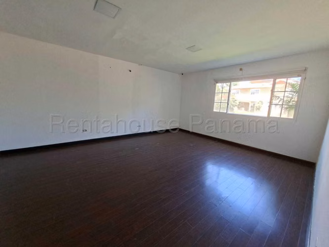 Casa en Venta en Costa del Este 26*6634Mfk