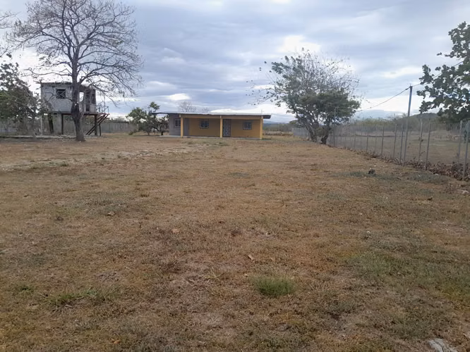 Vendo Terreno-Casa Incluida-Aguas Blancas, Penonomé.