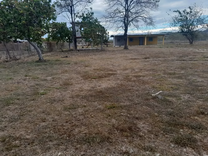 Vendo Terreno-Casa Incluida-Aguas Blancas, Penonomé.
