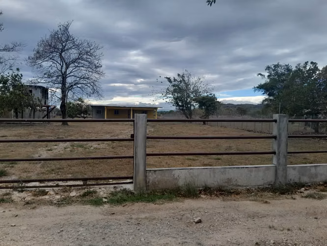Vendo Terreno-Casa Incluida-Aguas Blancas, Penonomé.