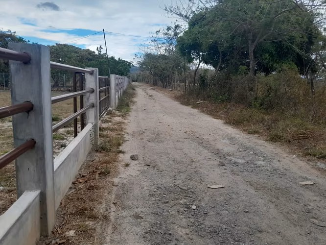 Vendo Terreno-Casa Incluida-Aguas Blancas, Penonomé.