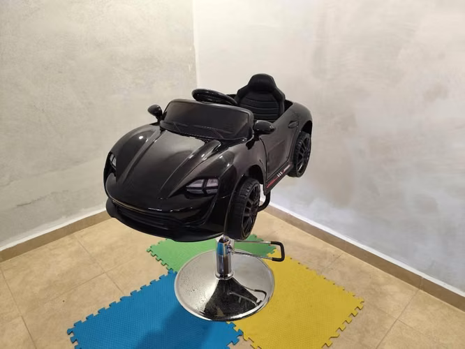 Se vende silla de barbería para niños