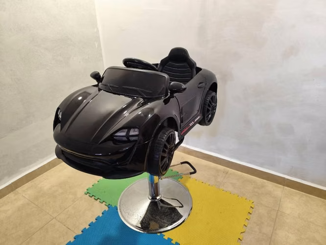 Se vende silla de barbería para niños