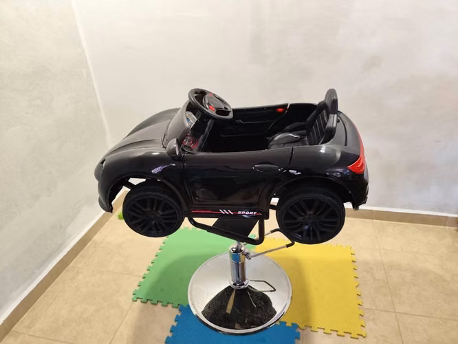 Se vende silla de barbería para niños