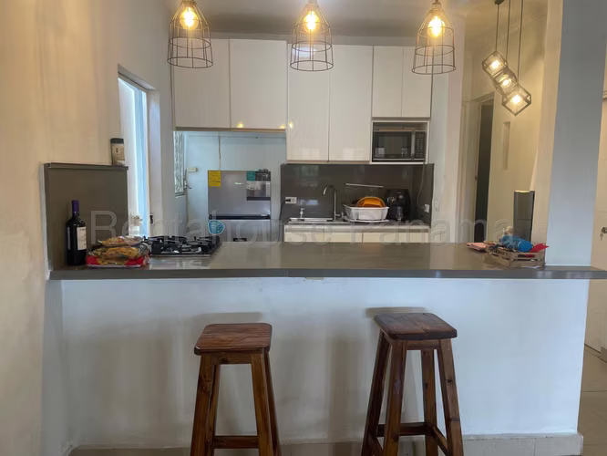 Venta de casa en Hato Pintado AK