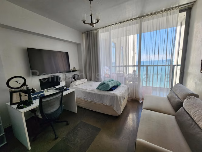Apartment for Sale on Avenida Balboa AK
