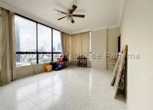 Venta de Apartamento con 312m2 en Avenida Balboa PH Condesa del Mar 26-6630SR
