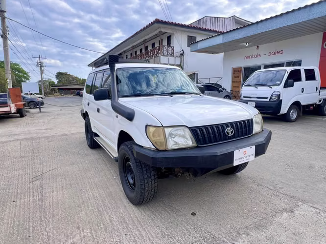 2002 Toyota Prado Diesel 4x4 en Pedasi