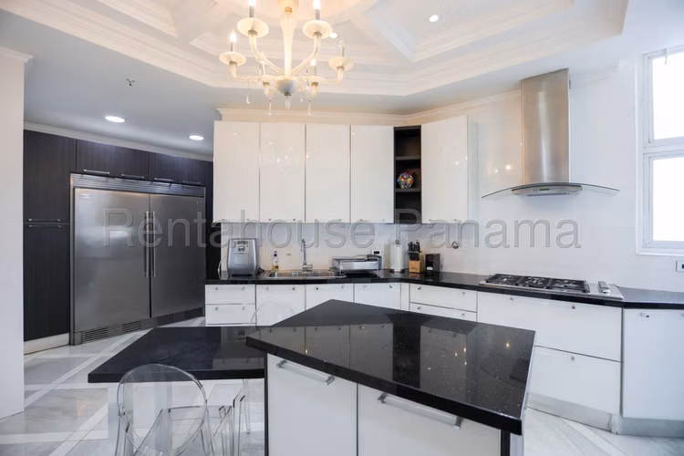 Venta de Penthouse en El Cangrejo con piscina privada AK - Imagen 5