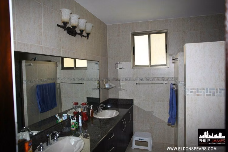 Casa Junto al Lago de 3 Recamaras en Venta - Brisas de Los Lagos