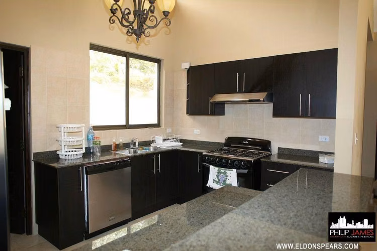 Casa Junto al Lago de 3 Recamaras en Venta - Brisas de Los Lagos