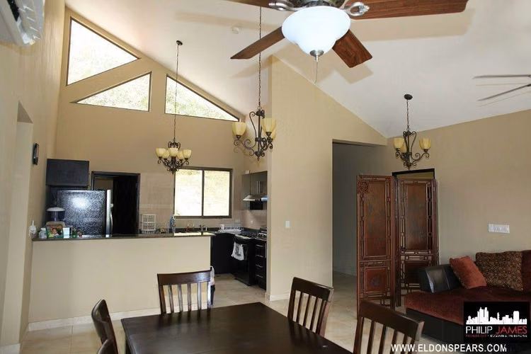Casa Junto al Lago de 3 Recamaras en Venta - Brisas de Los Lagos