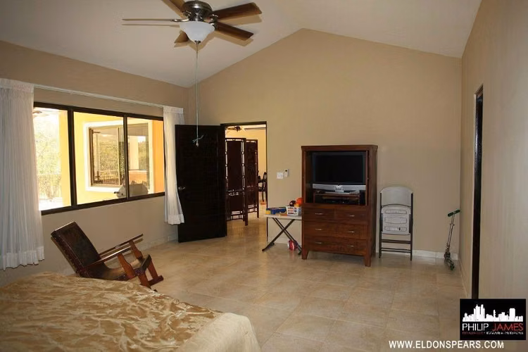 Casa Junto al Lago de 3 Recamaras en Venta - Brisas de Los Lagos