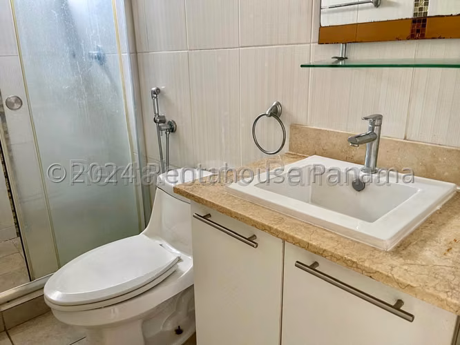 Venta de apartamento en Condado del Rey AK