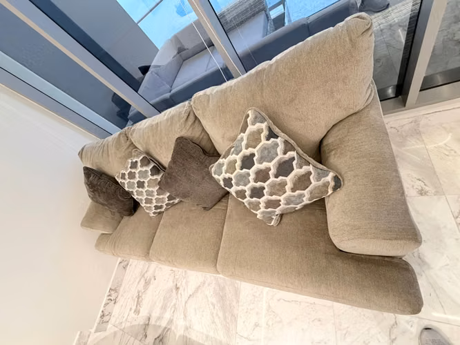 VENDO SOFA DE 3 PUESTOS COMO NUEVO