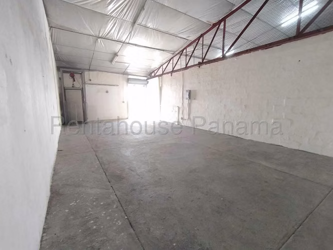 Depósitos comerciales en planta baja en alquiler en Vía España KC - Imagen 9