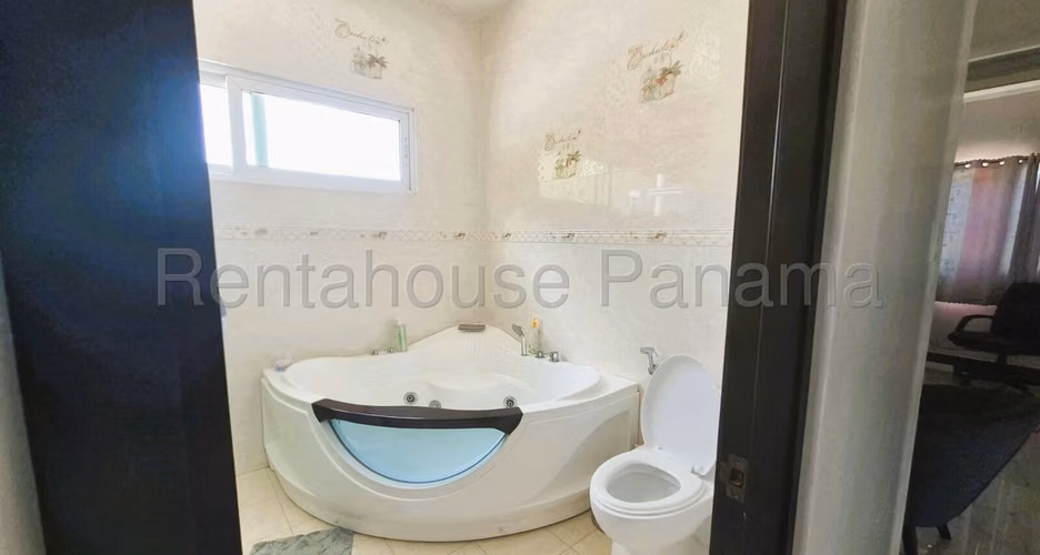 VENTA DE CASA EN  ALTOS DE PANAMA HQ