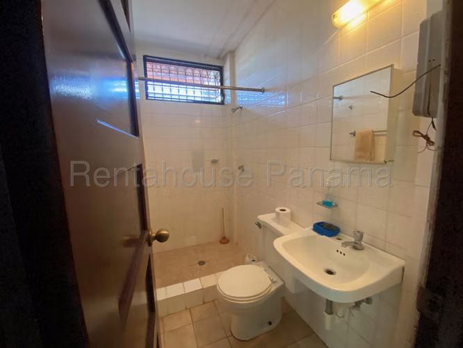 Vendo Casa Espaciosa en Dos Mares, Betania 26-3572GG