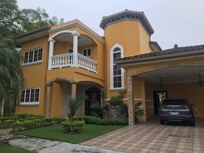 Casa Unifamiliar en Altos de Panamá / PH. Rain Forest Villas /  4 recámaras / piscina / $550,000. - Imagen 2