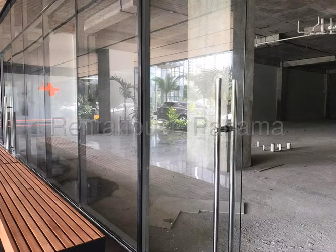 Alquiler de local comercial en Costa del Este AK