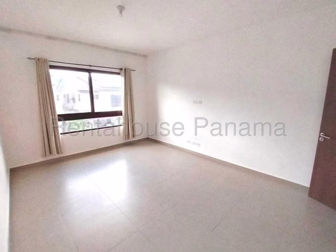 Casa en Venta en  Brisas Del Golf JG