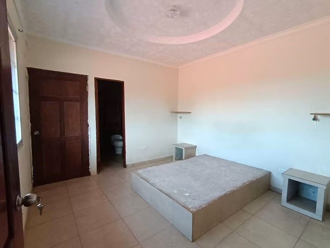 Hermosa Residencia 4R, 6b La Mitra Terreno 1,292m2 $298,000