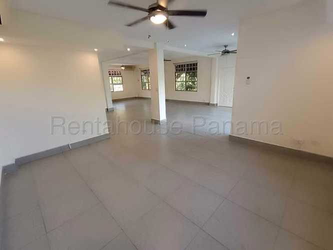 Casa en Venta en Clayton JG