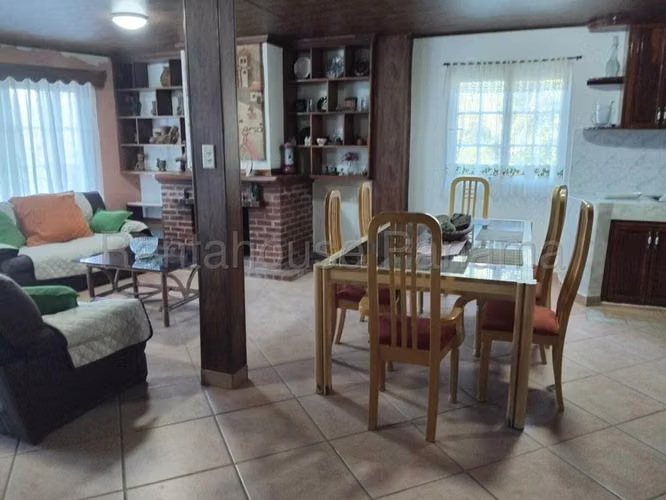 Casa en Venta en Cerro Azul  JG
