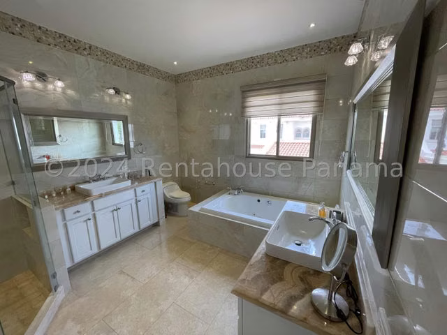 Venta Casa Fairway Santa Maria 26YCG3180