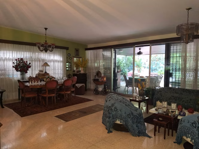 Hato Pintado amplia casa 5 cuartos con patio