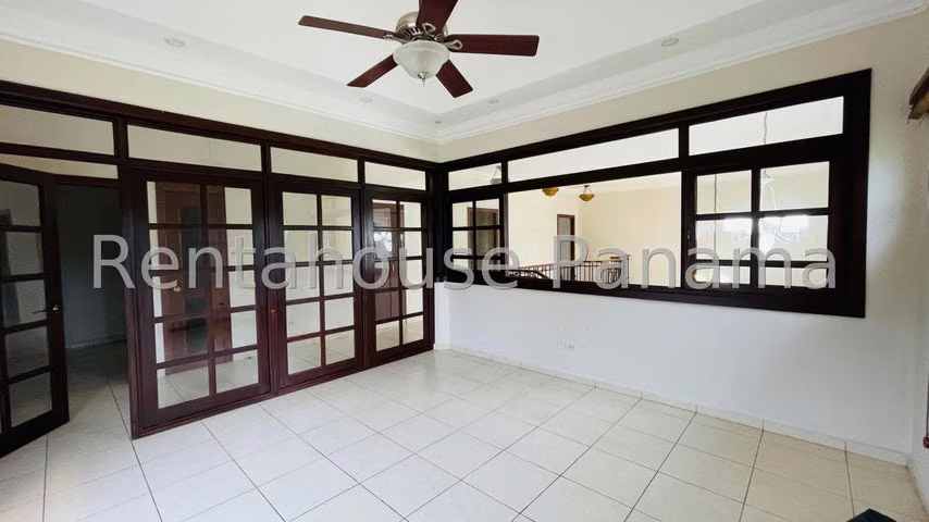 Hermosa Casa en Venta en Camino de Cruces 25YCG3134