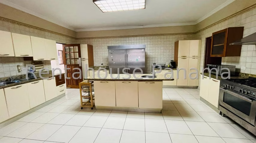 Hermosa Casa en Venta en Camino de Cruces 25YCG3134