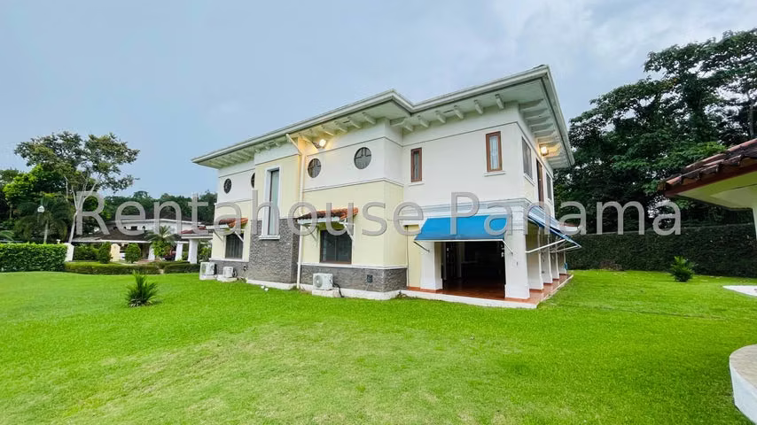 Hermosa Casa en Venta en Camino de Cruces 25YCG3134