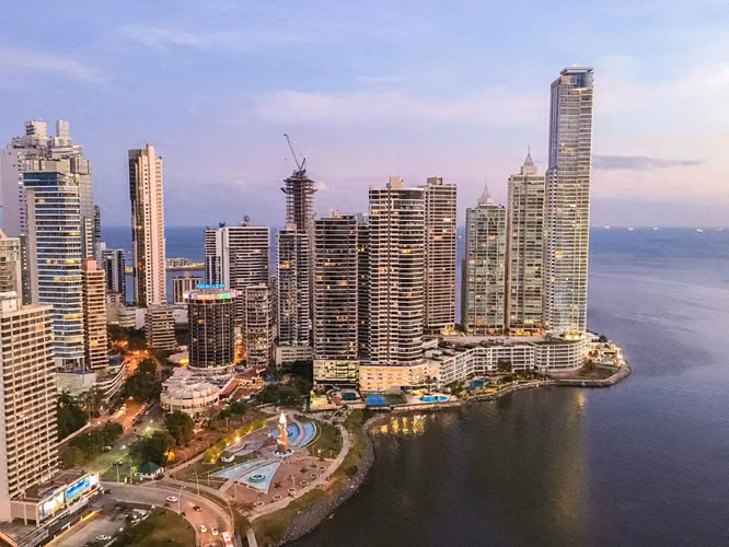 Se Vende Apartamento Avenida  Balboa Vista al Mar