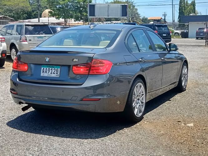 BMW 316i 2013 Paquete M