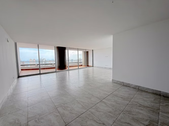 LUXOR 400 – Penthouse en El Cangrejo