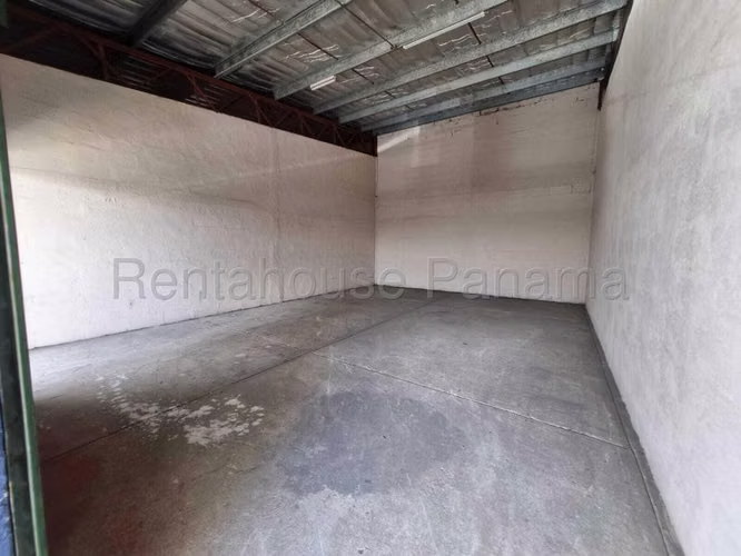 Commercial Warehouse for Rent on Via España JG