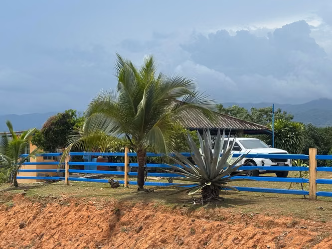 CASA DE CAMPO EN TERRENO DE 3000 MTS2