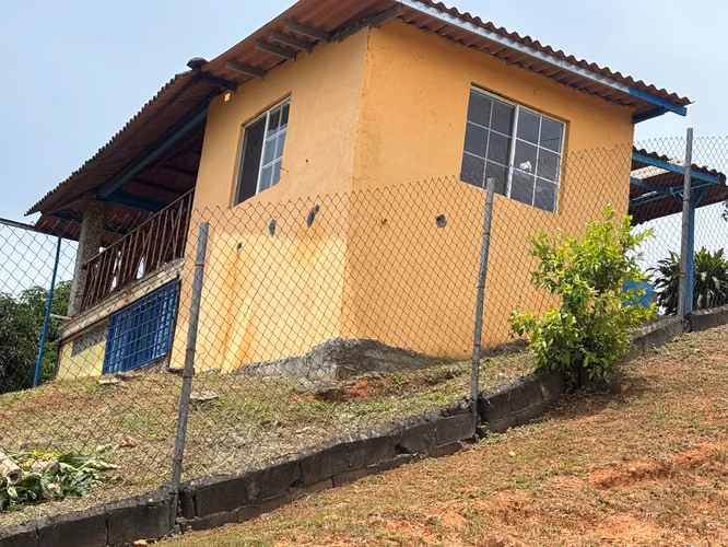 CASA DE CAMPO EN TERRENO DE 3000 MTS2